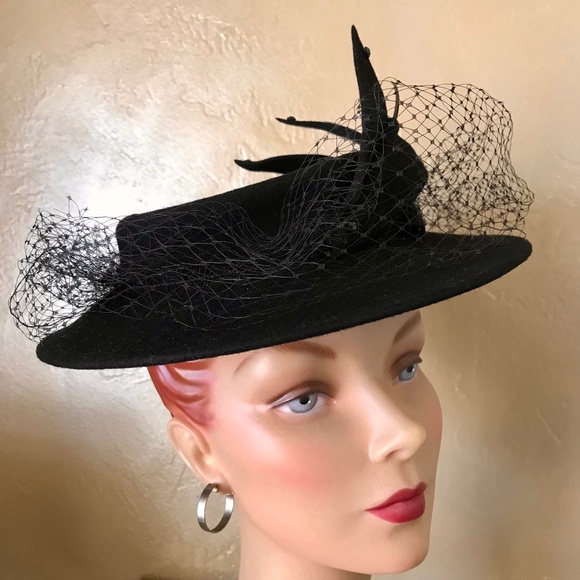 DRAMATIC 1940s BLACK FELT WIDE BRIM HAT WITH 2 FELT \